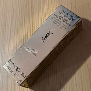 YSL All Hours Foundation MN5